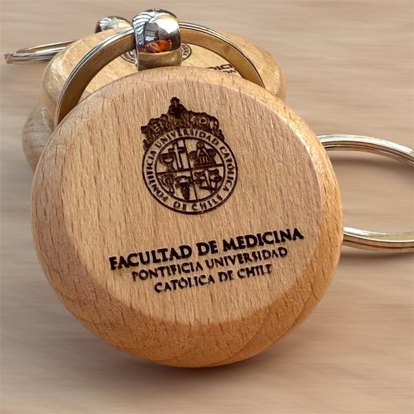 Llavero de Madera "Rubí" - Regalos Corporativos