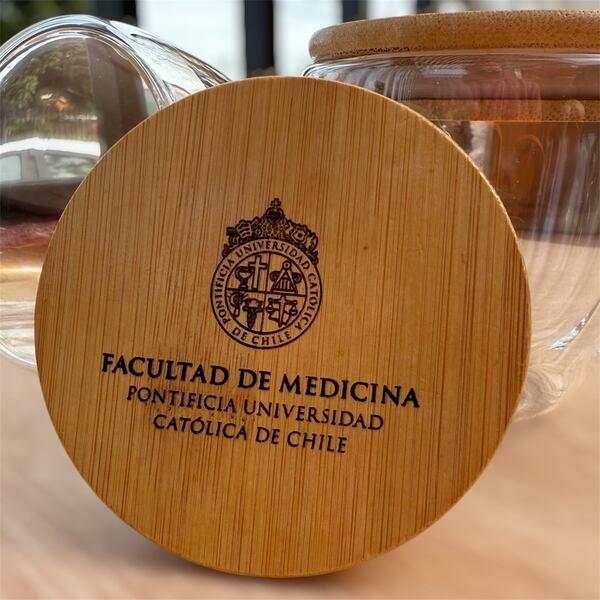 Taza doble vidrio ¨Colombia¨ personalizado para Universidad Católica de Chile